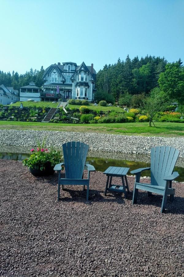 St. Martins Country Inn & Vaughan'S Restaurant Exterior photo